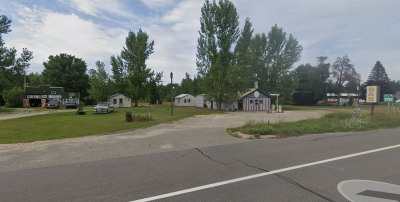 Schnepps Cabins - Street View (newer photo)